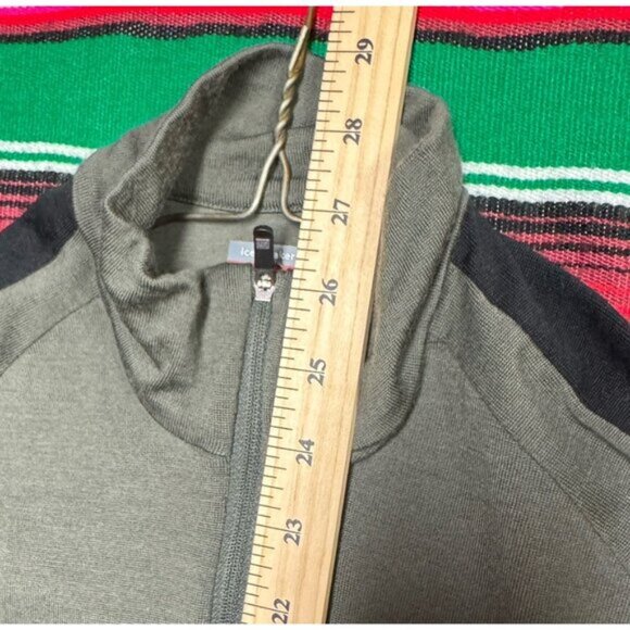 Icebreaker Shirt Mens Small GT 260 Lightweight Baselayer Merino Wool Thumb Holes - Picture 9 of 9